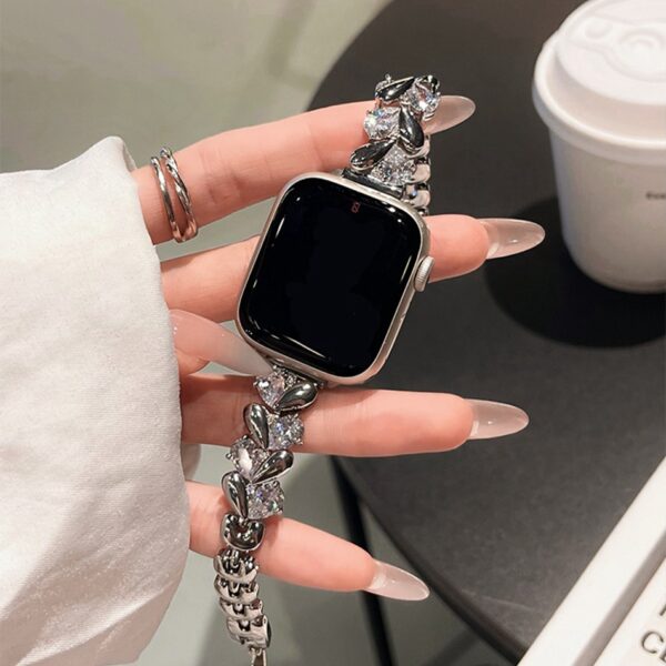 Luxury Glitter Diamond Love Strap For Apple Watch Series 9 8 7 6 5 SE 4 3 38/40/41/42/44/45mm Metal Band For iWatch UItra 2 49mm